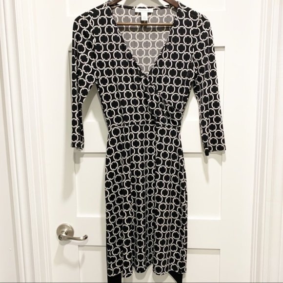 WHITE HOUSE BLACK MARKET Black and White Dress - Size 2 - Picture 1 of 8